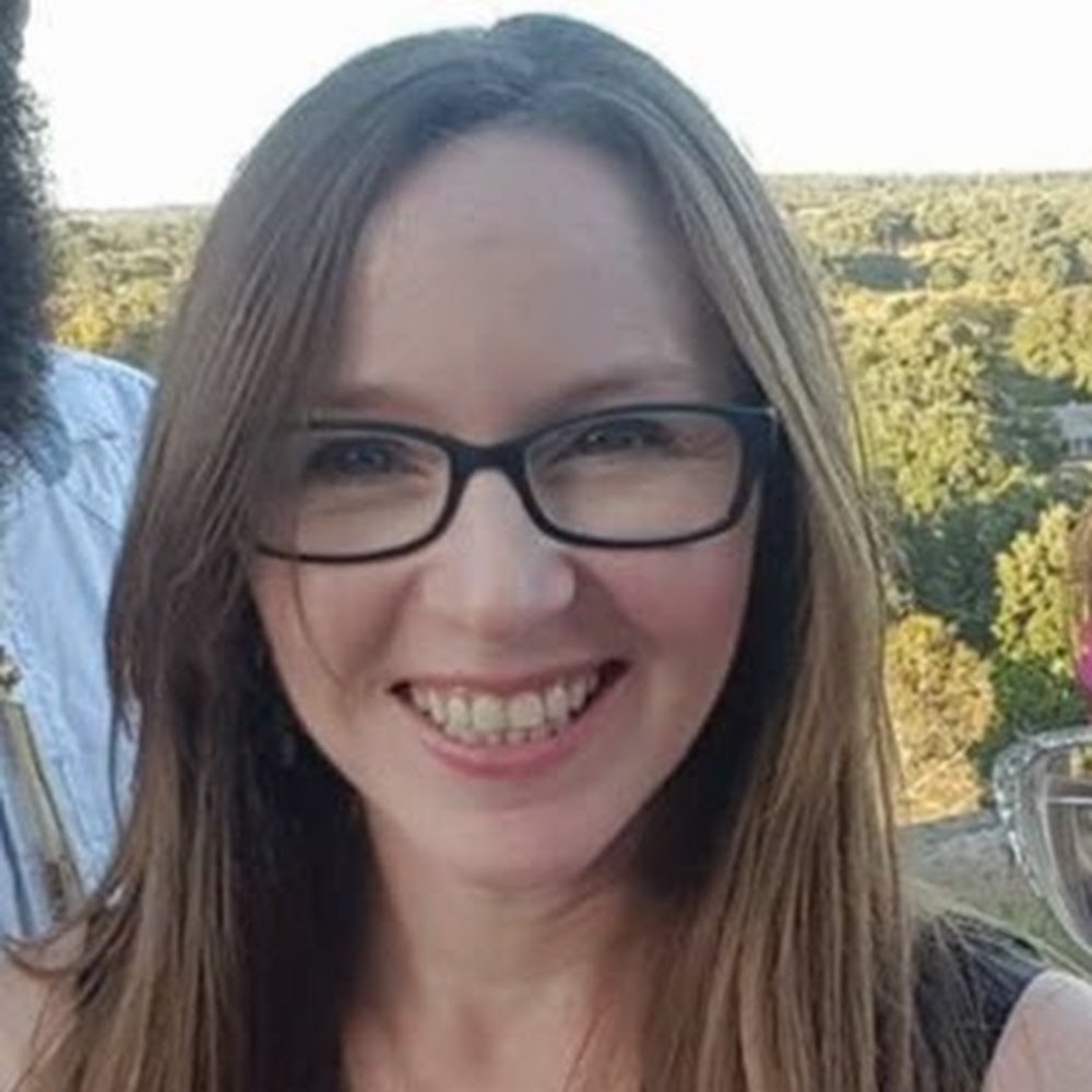 Meet your Posher, Elisa